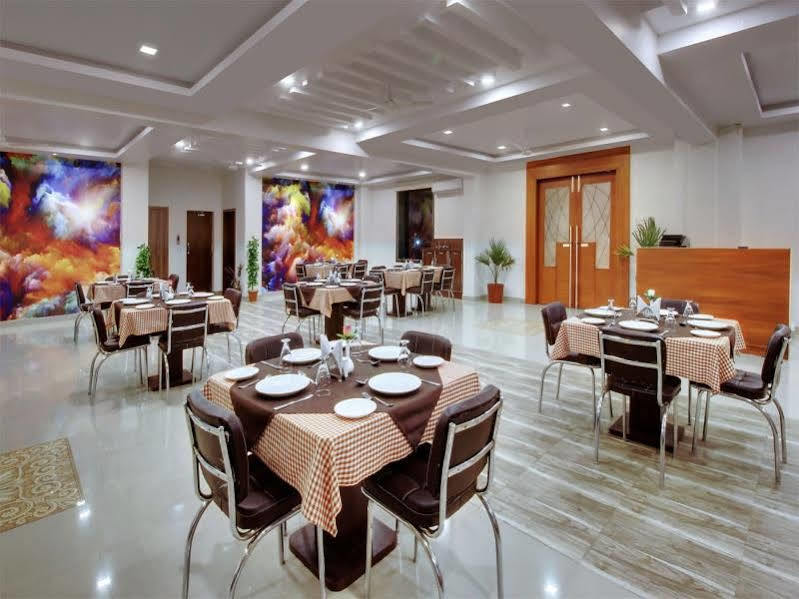 Palette - The Elegance Resort Chittorgarh Zewnętrze zdjęcie
