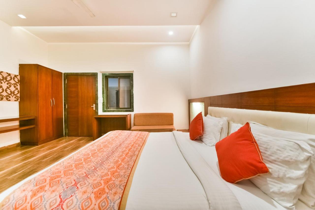 Palette - The Elegance Resort Chittorgarh Zewnętrze zdjęcie