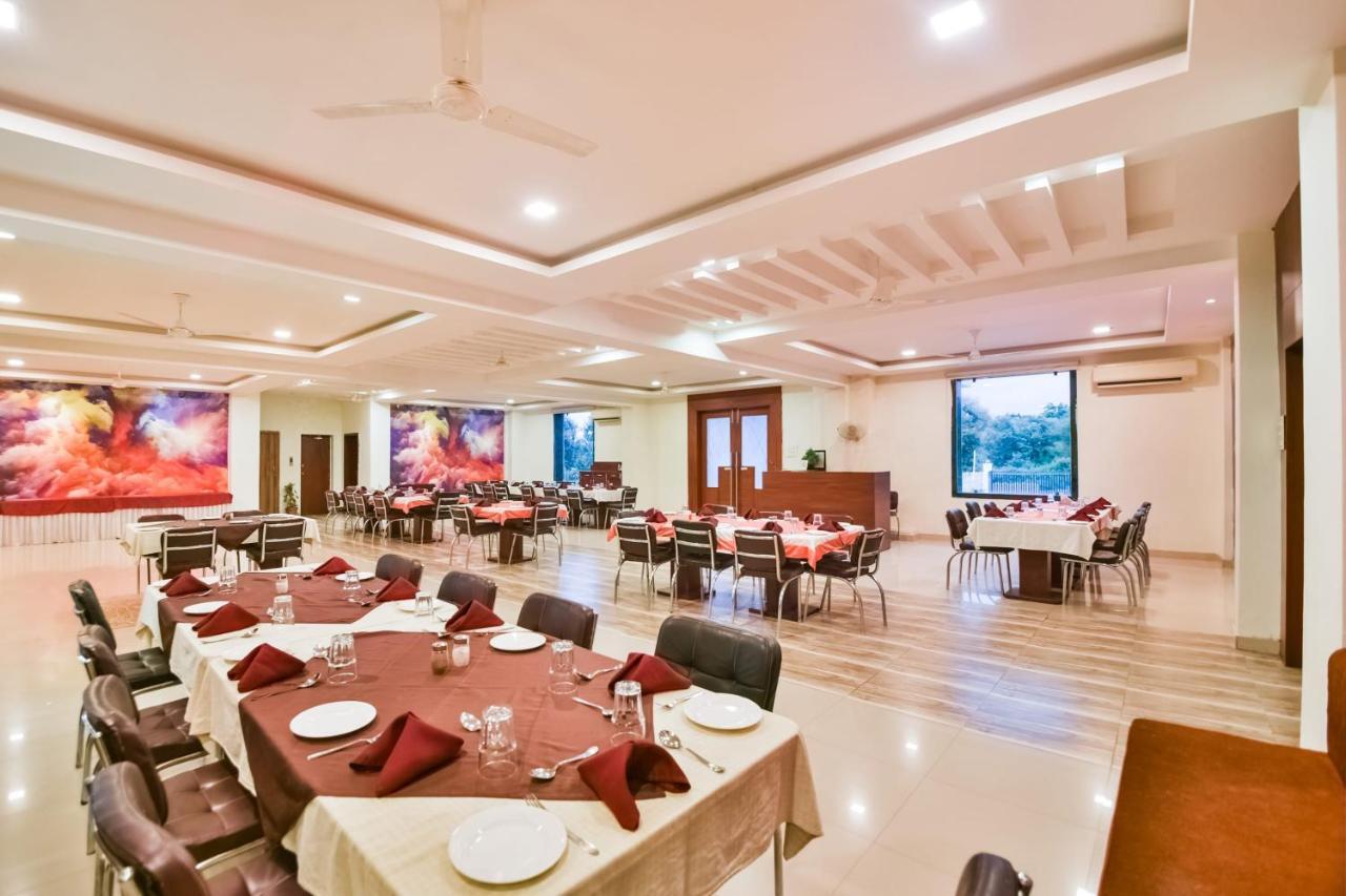 Palette - The Elegance Resort Chittorgarh Zewnętrze zdjęcie