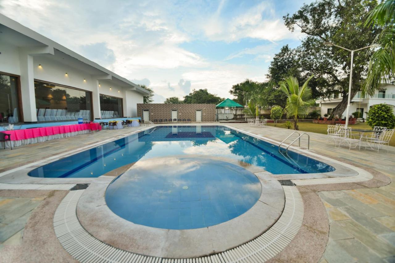 Palette - The Elegance Resort Chittorgarh Zewnętrze zdjęcie